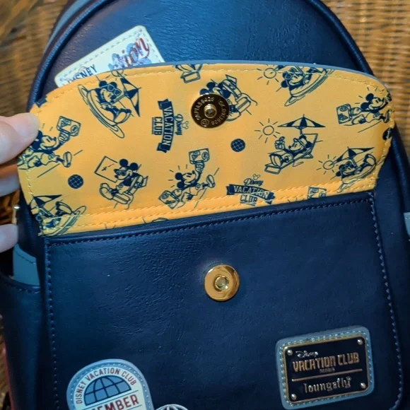 Disney Loungefly Vacation Club 30th Anniversary - Picture 8 of 9